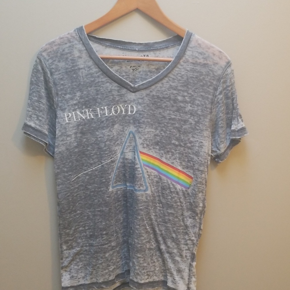 Pink Floyd Burn out gray t-shirt. Size M